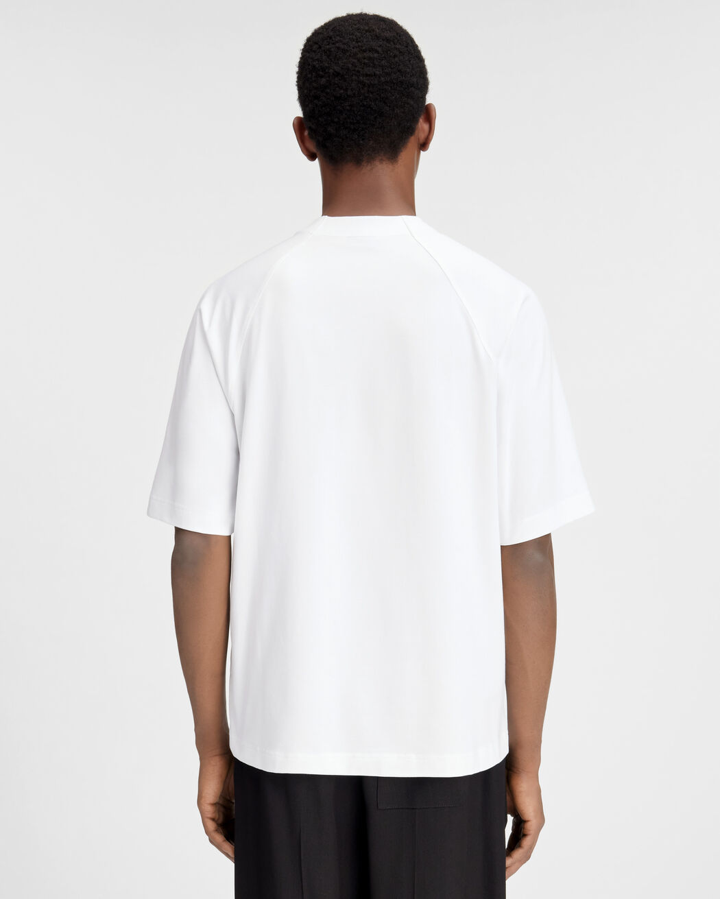 تي شيرت Le T-Shirt Typo jacquemus تي شيرت le t shirt typo