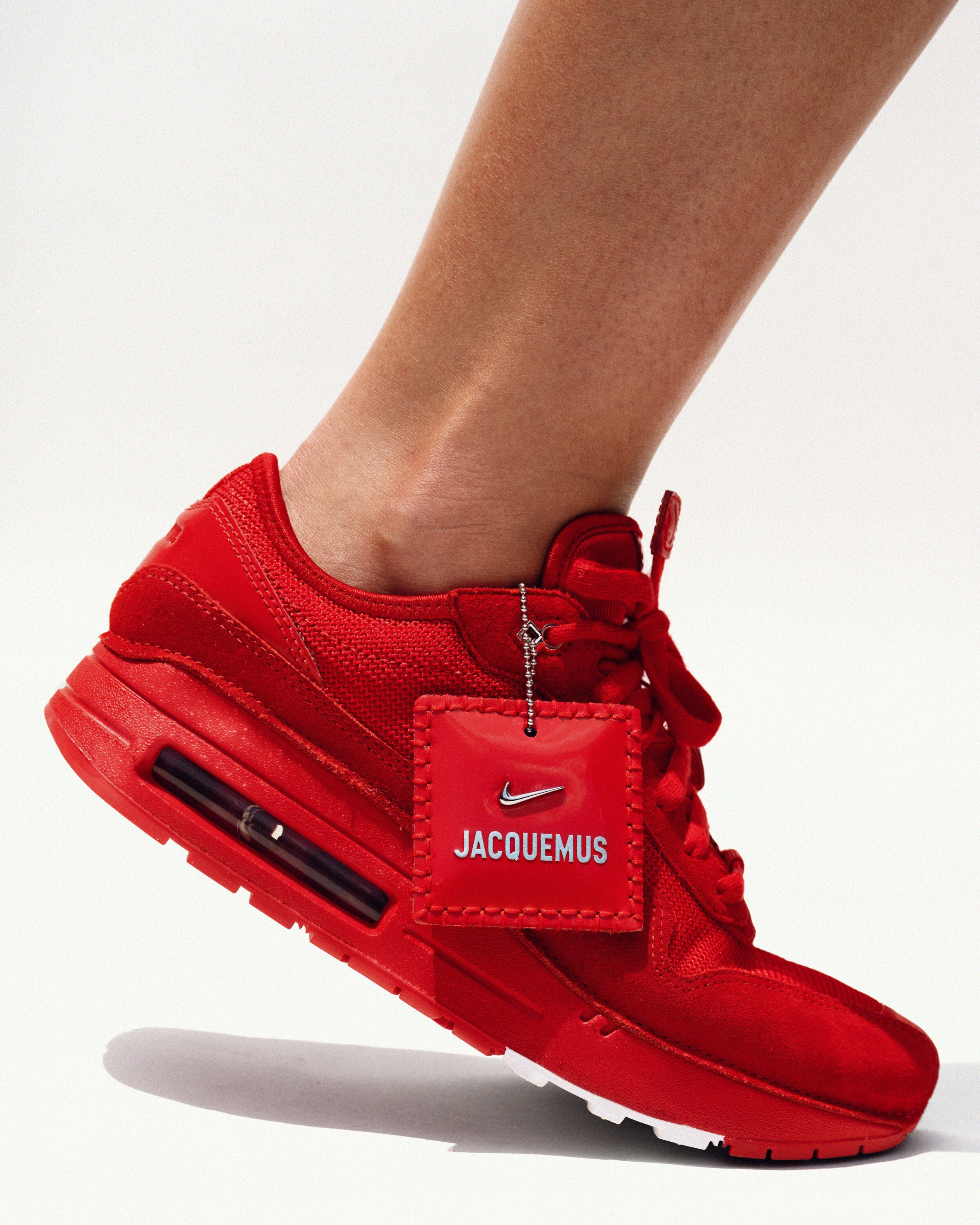Ladies red nike sneakers cheap