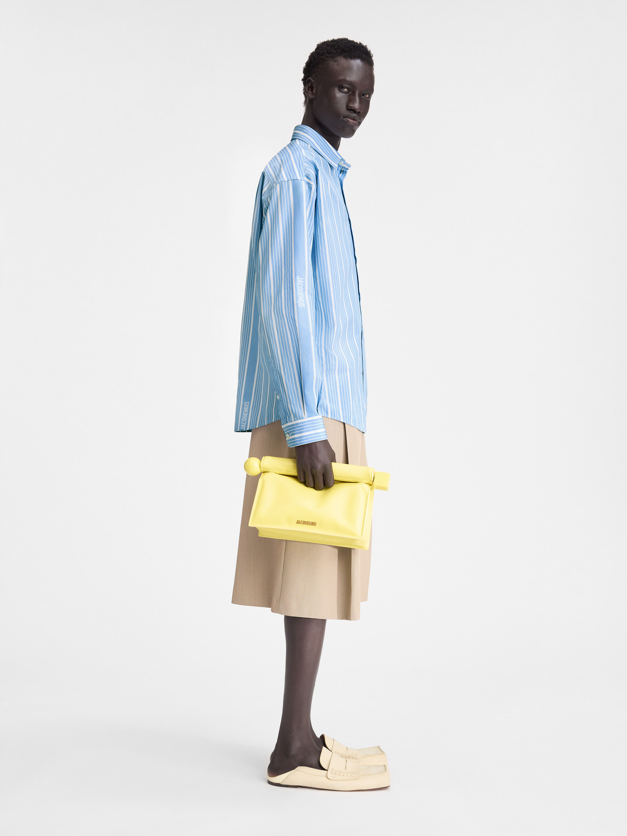 Tシャツ・カットソー JACQUEMUS FW25 LA CHEMISE SIMON (24E246SH001 1691 3EV) The Simon shirt | Shirts | JACQUEMUS UAE Official Website