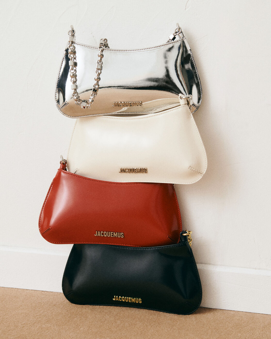 حقيبة The small Bisou Chaine jacquemus حقيبة the small bisou chaine