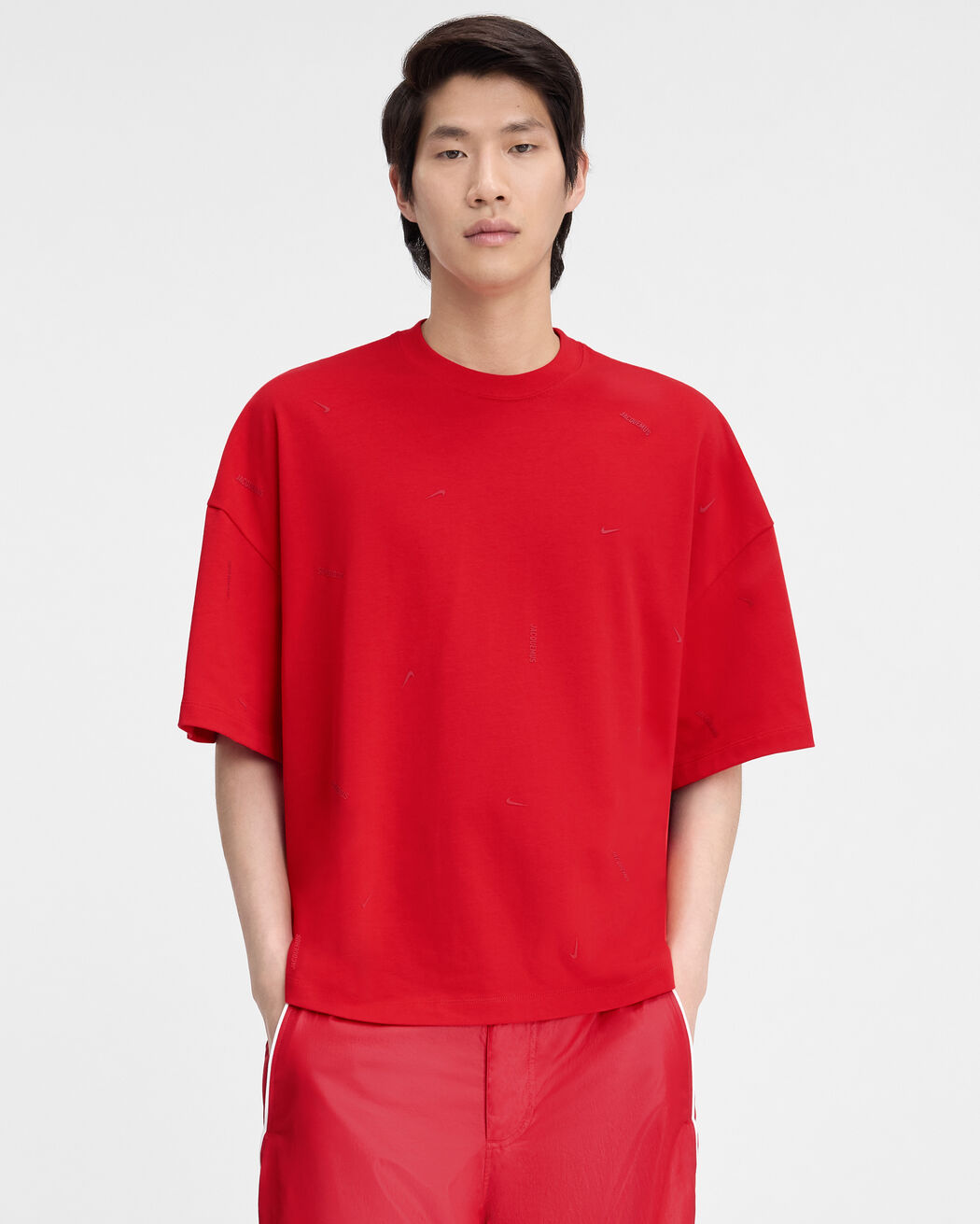 The JACQUEMUS+NIKE multi logo t-shirt the jacquemus nike multi logo t shirt
