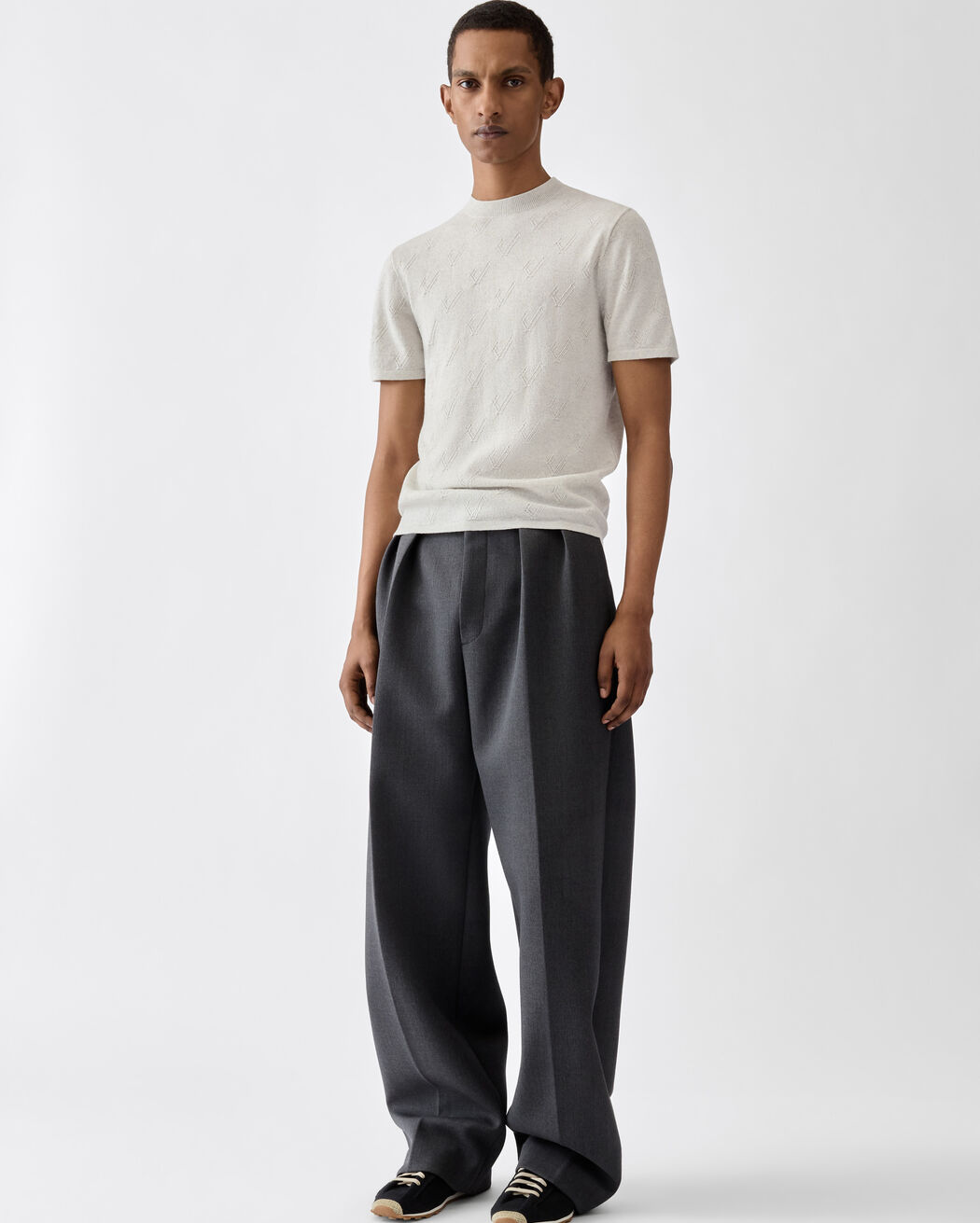 تي شيرت محبوك The Abbracio jacquemus تي شيرت محبوك the abbracio