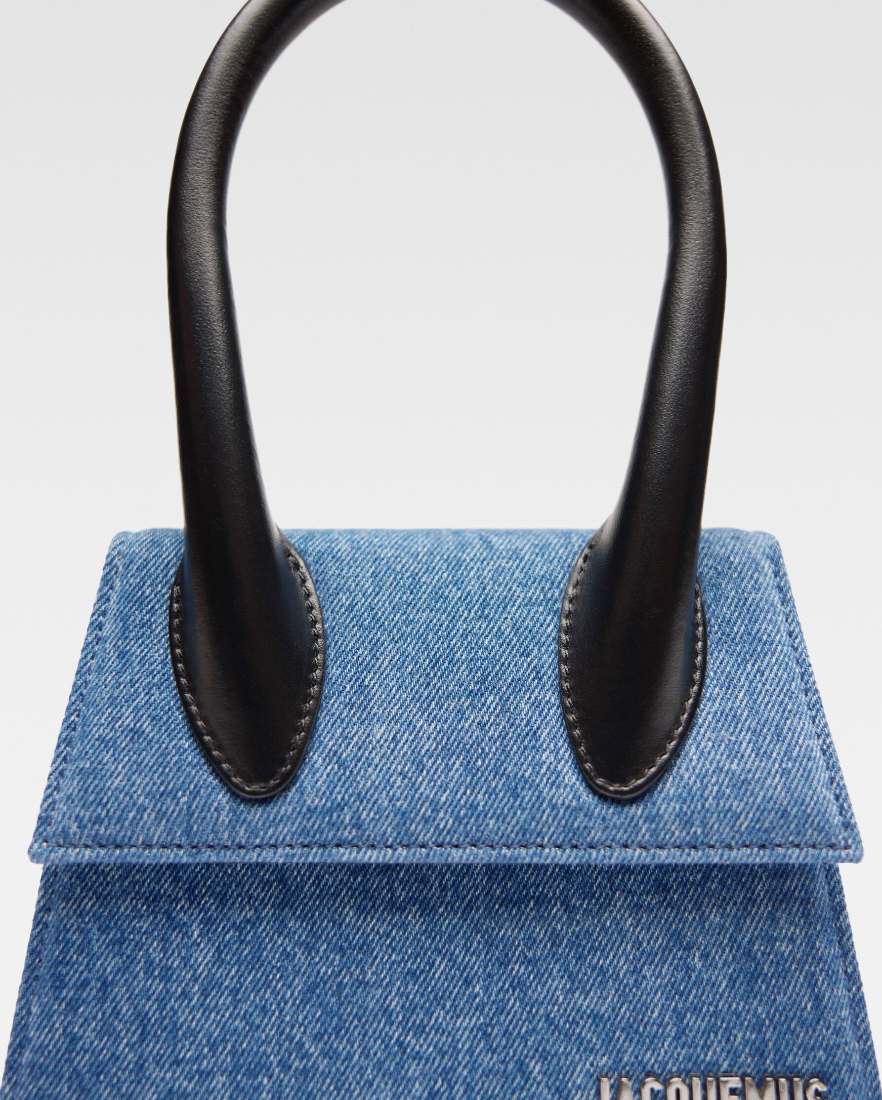 The medium Chiquito, Blue JACQUEMUS UAE