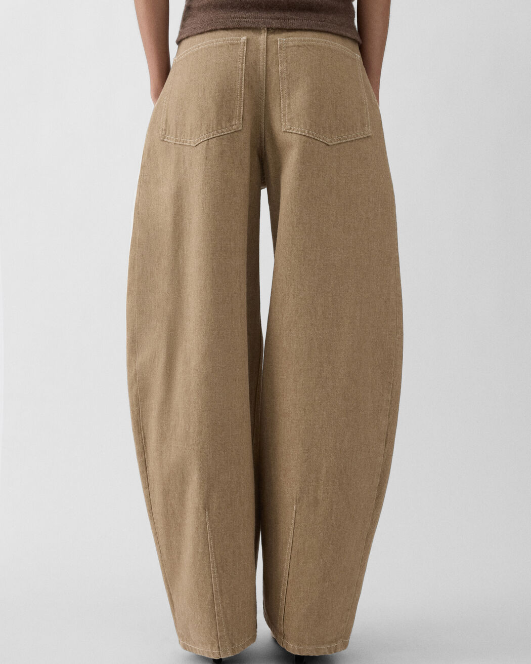 The Ovalo de-Nîmes denim pants jacquemus the ovalo de n mes denim pants