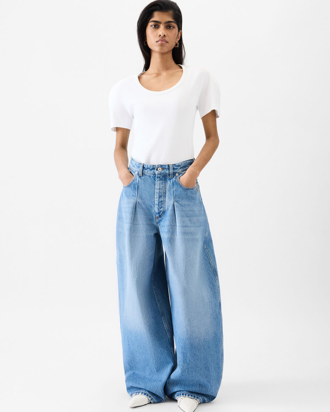 The Ovalo de-Nîmes denim pants jacquemus the ovalo de n mes denim pants