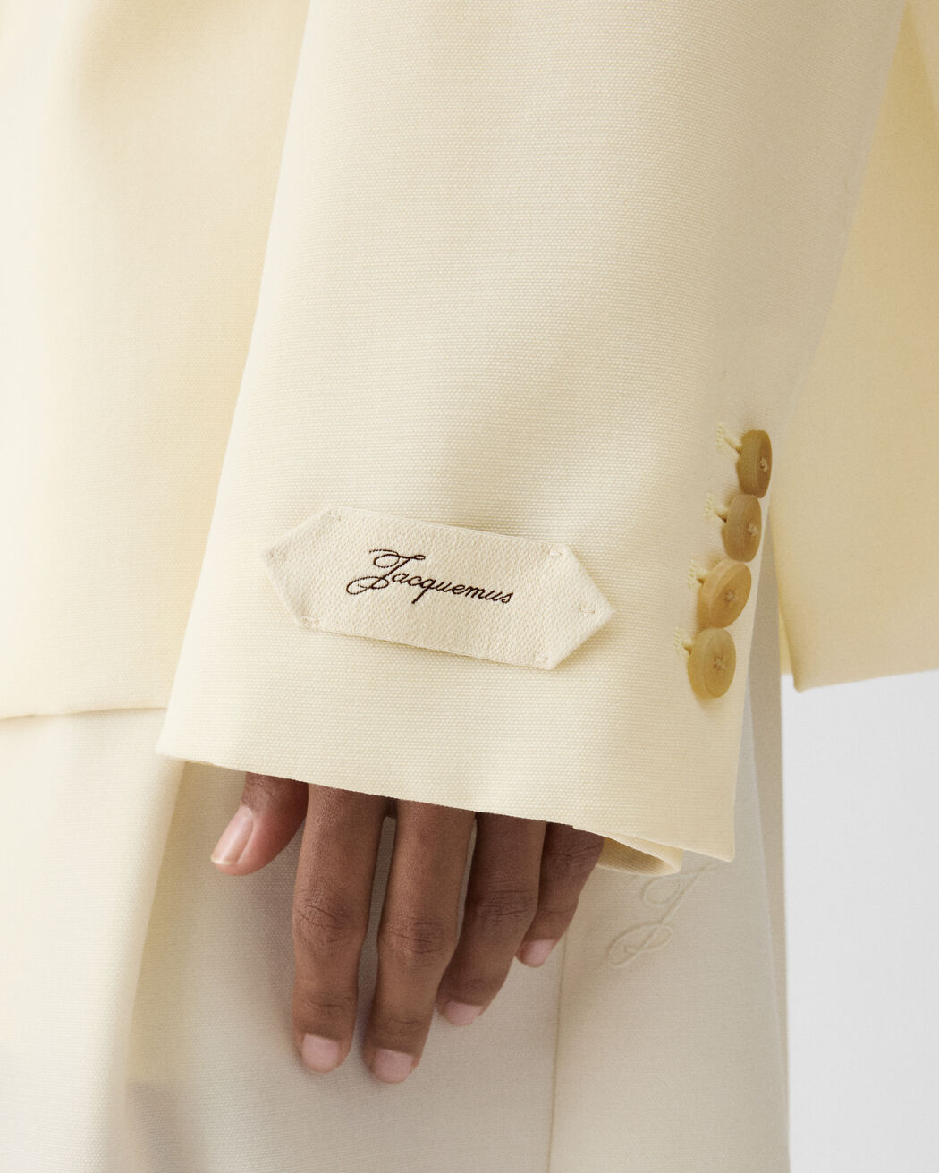 The Carrée jacket
jacquemus the carr e jacket