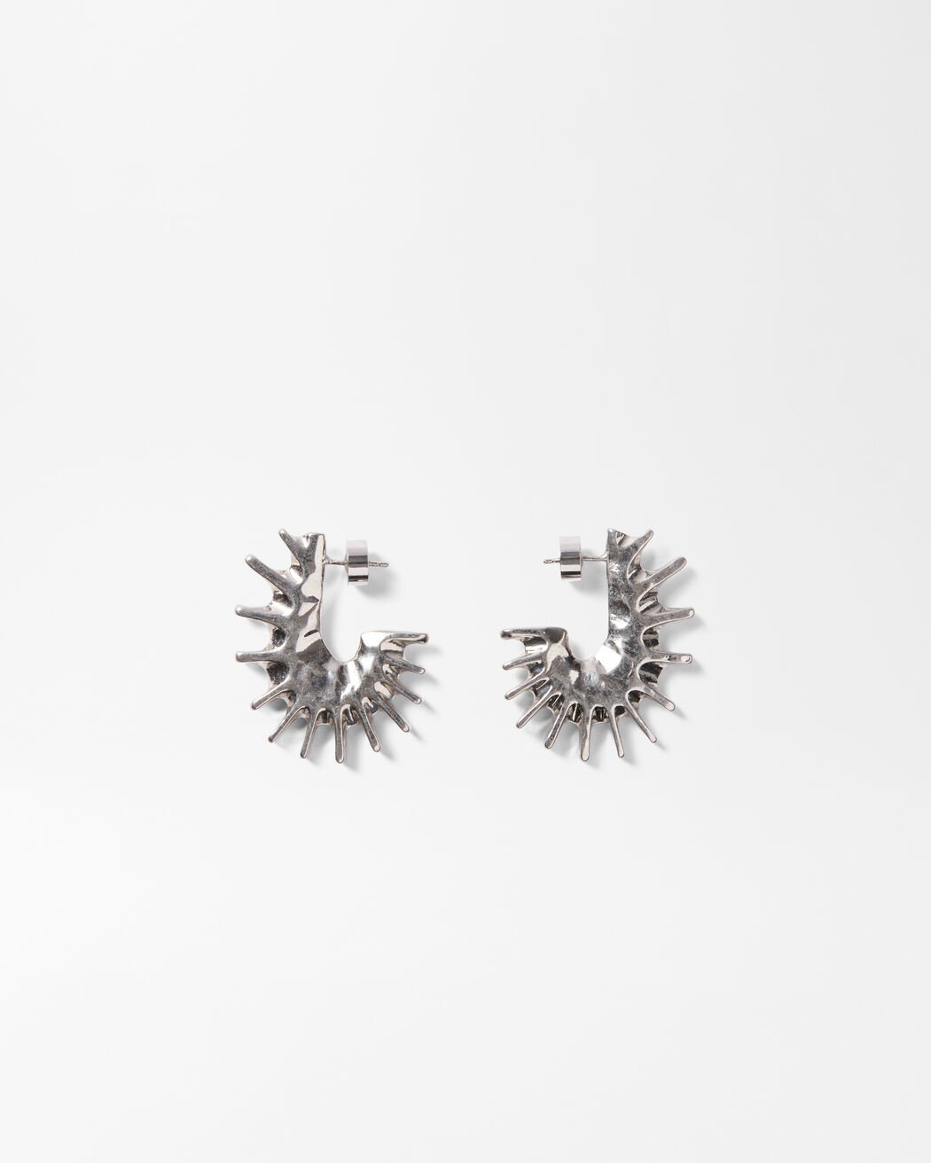 The Hippocampe earrings jacquemus the hippocampe earrings
