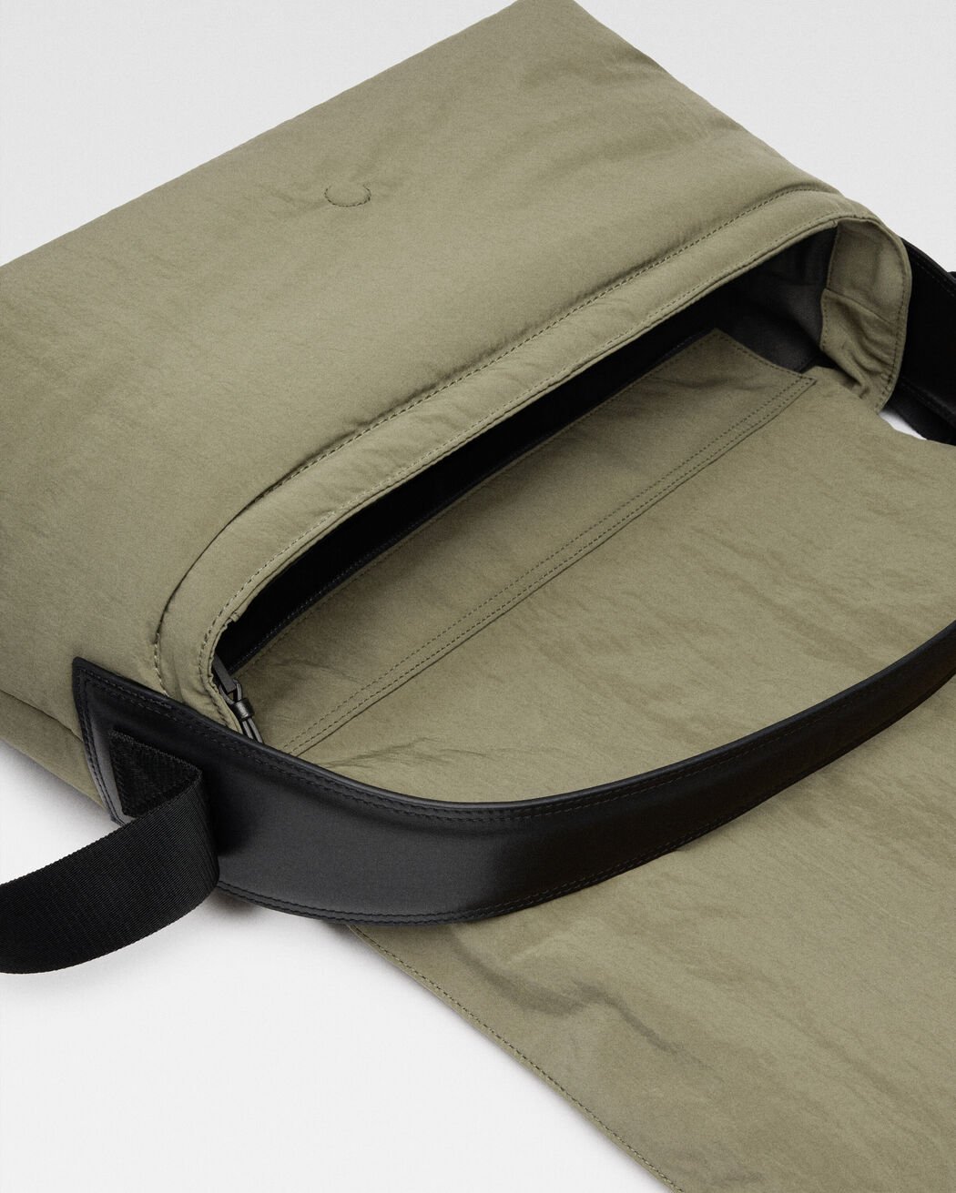 The Bambino messenger bag jacquemus the bambino messenger bag