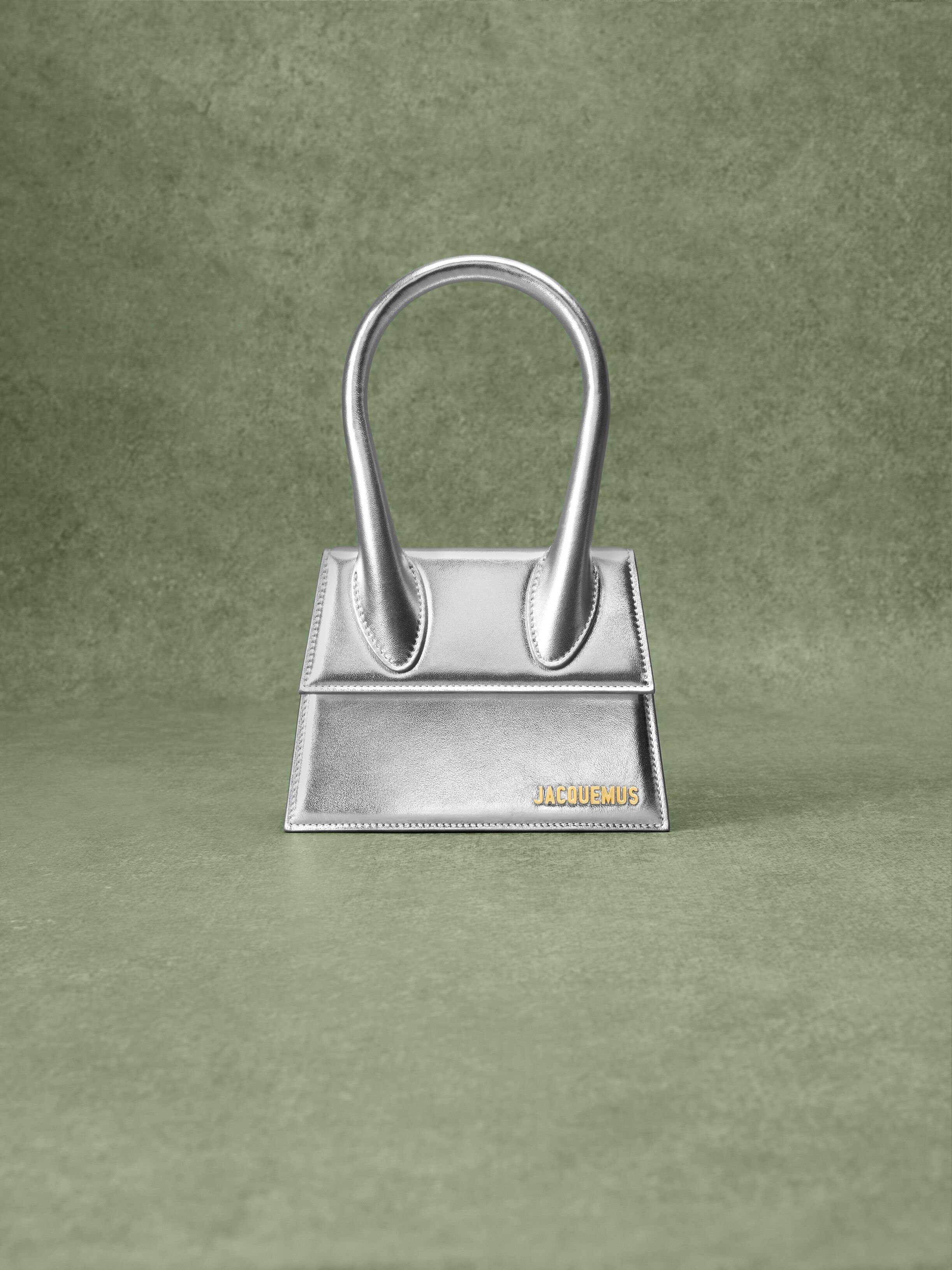 The medium Chiquito Mini bags JACQUEMUS UAE Official Website