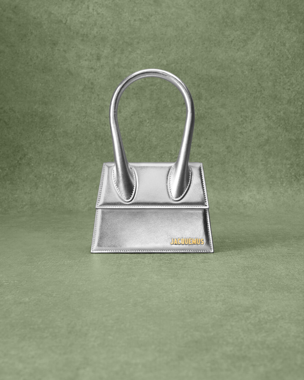 حقيبة The medium Chiquito jacquemus حقيبة the medium chiquito