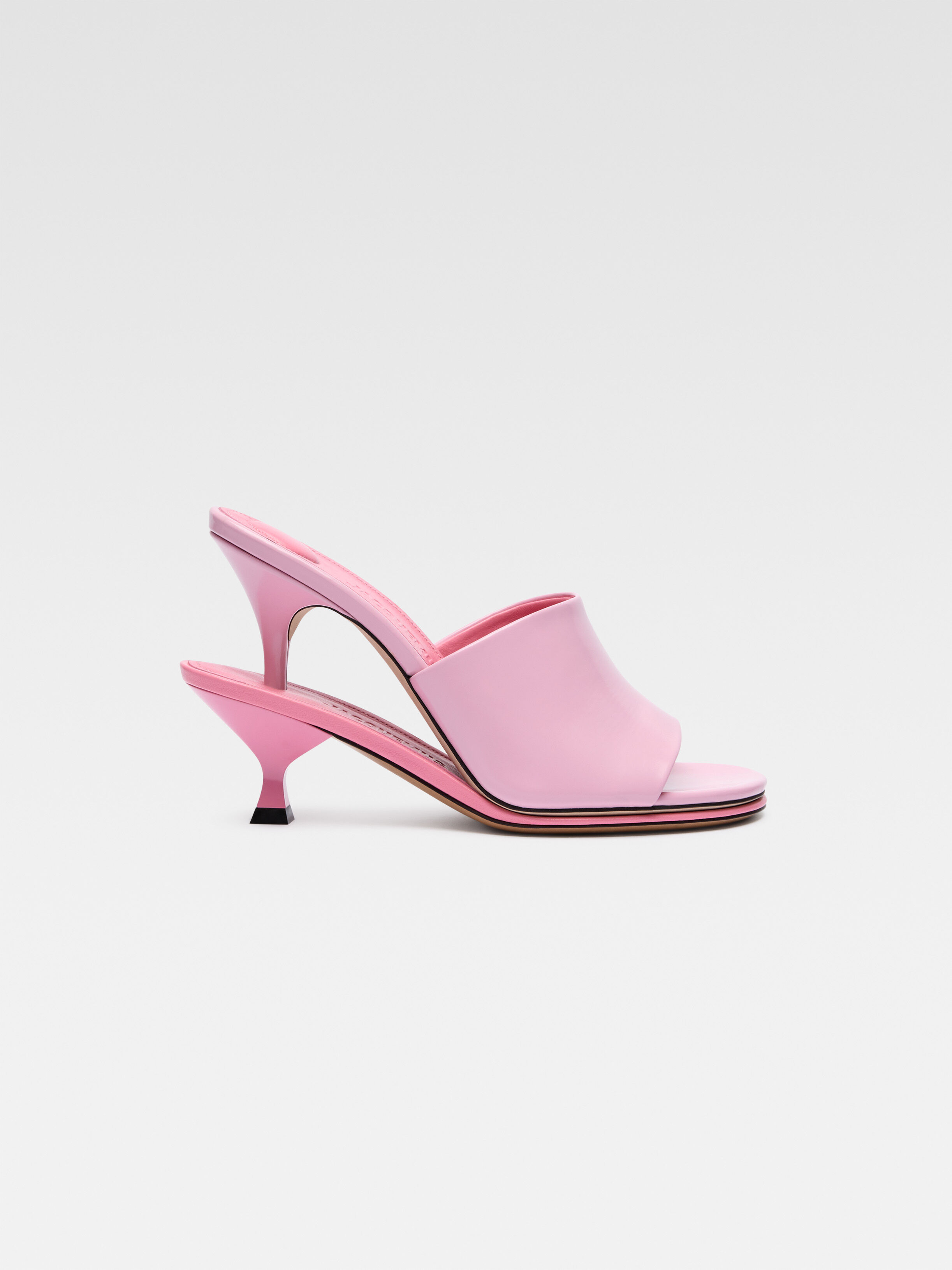 Shop Accessories & Shoes Sale | JACQUEMUS UAE
