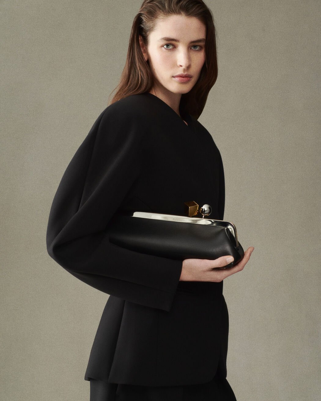 The Salon clutch jacquemus the salon clutch