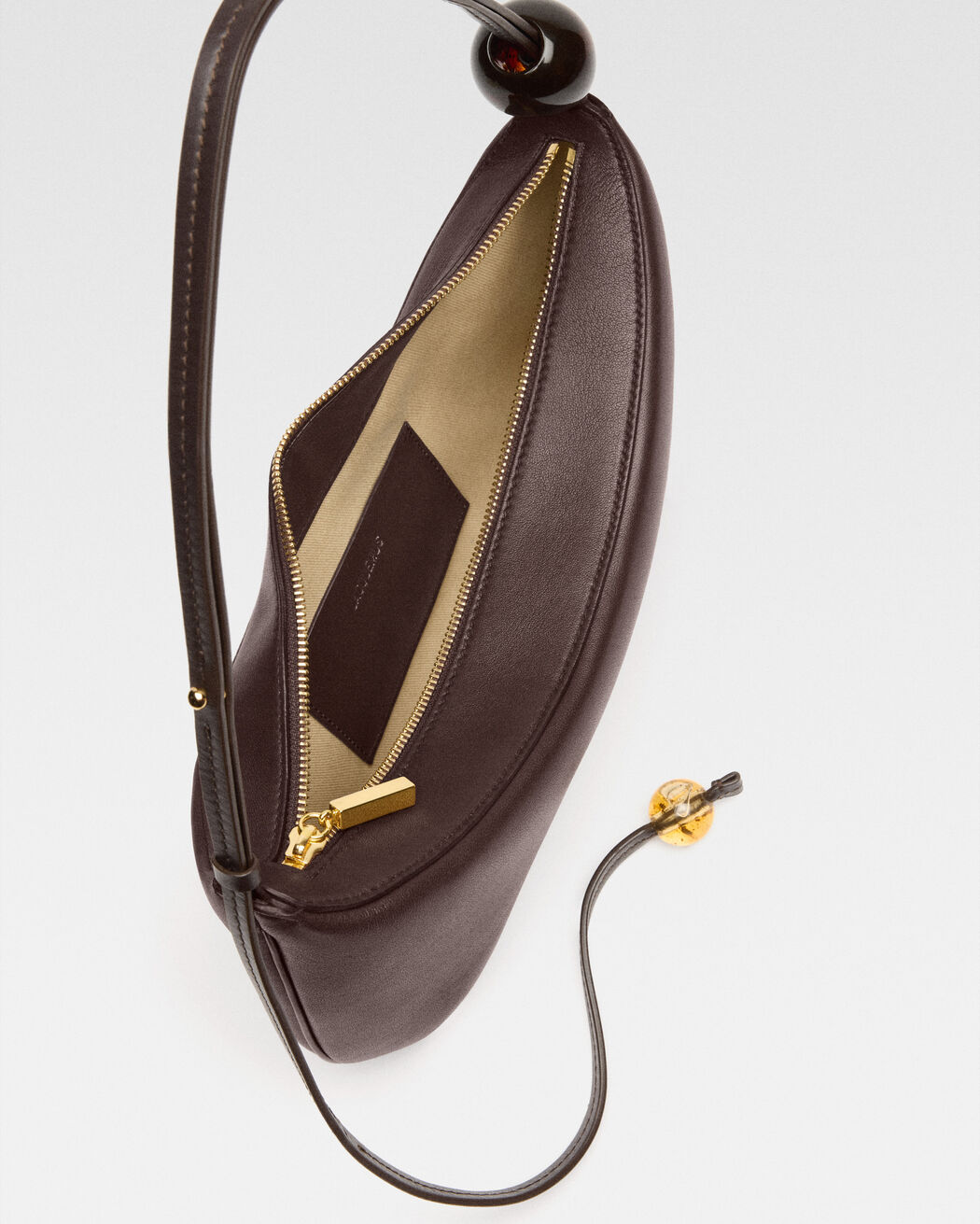 The large Bisou Perle jacquemus the large bisou perle