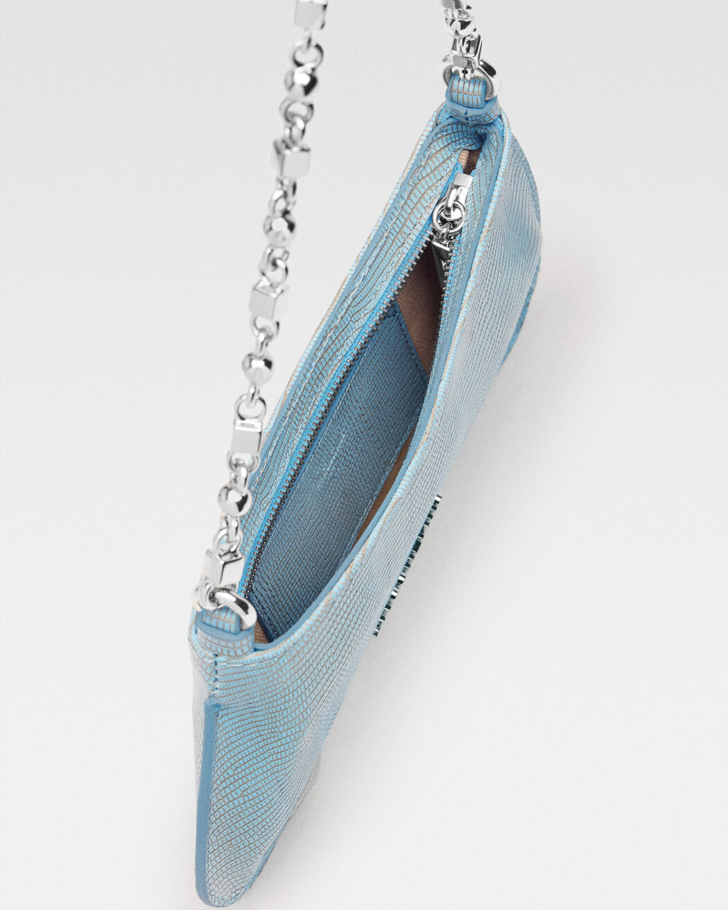 حقيبة The small Bisou Chaine jacquemus حقيبة the small bisou chaine