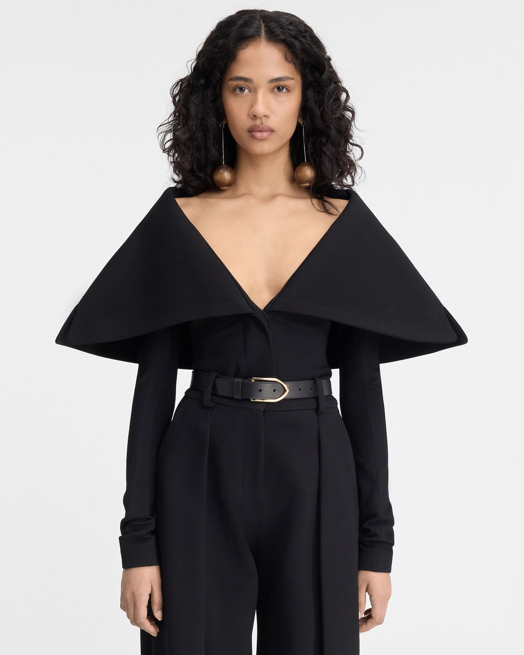 جاكيت La Veste Giacca jacquemus جاكيت la veste giacca