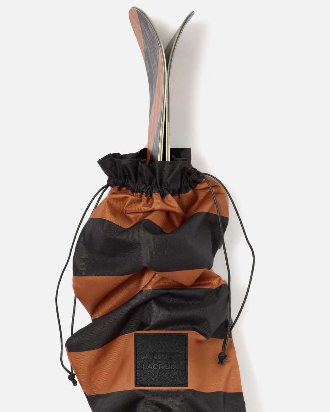 The skis Jacquemus + Lacroix the skis jacquemus lacroix