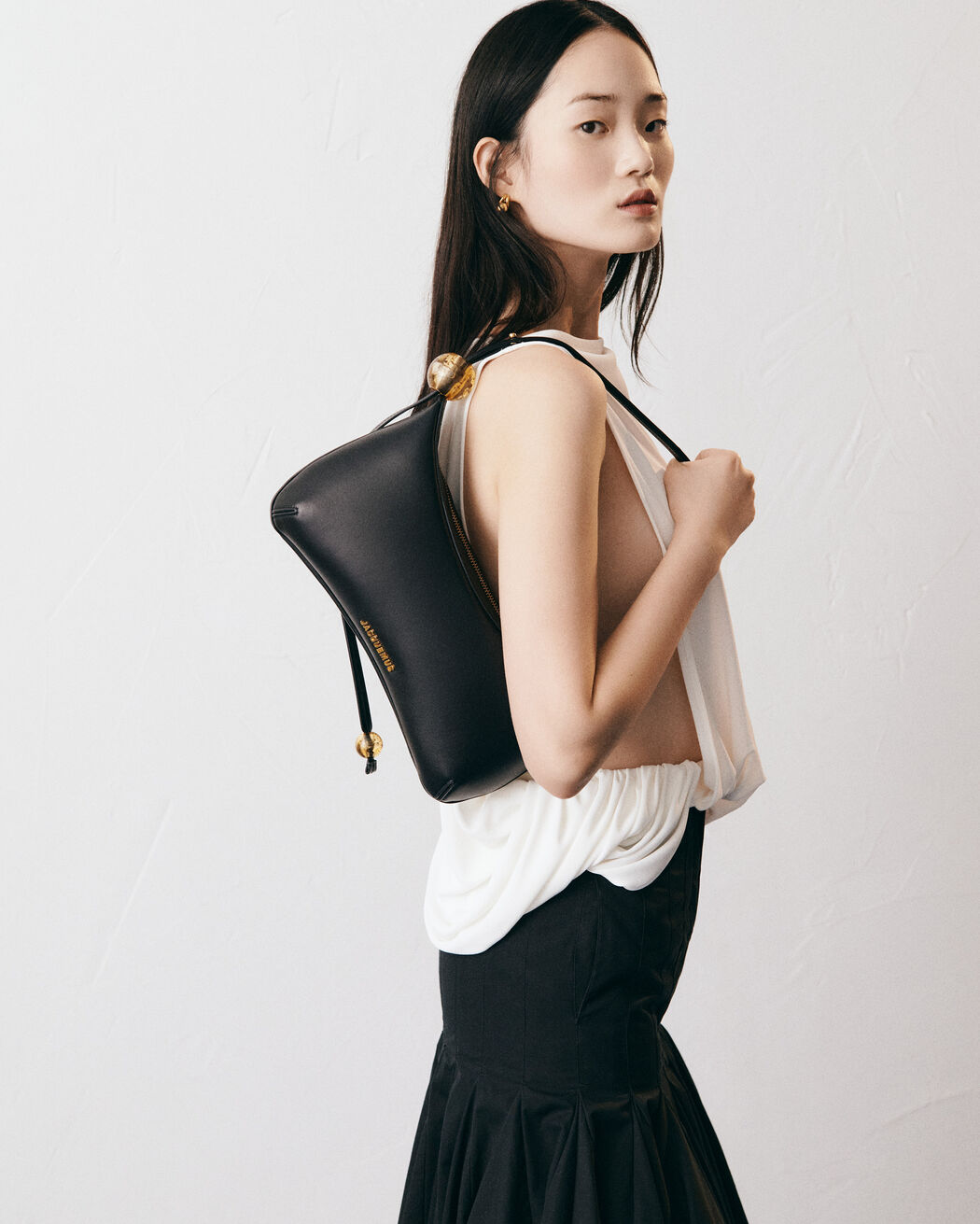 The large Bisou Perle حقيبة jacquemus the large bisou perle حقيبة