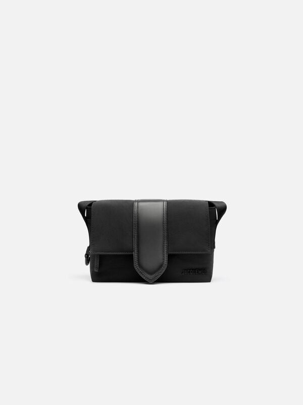 The small Bambino messenger bag jacquemus the small bambino messenger حقيبة