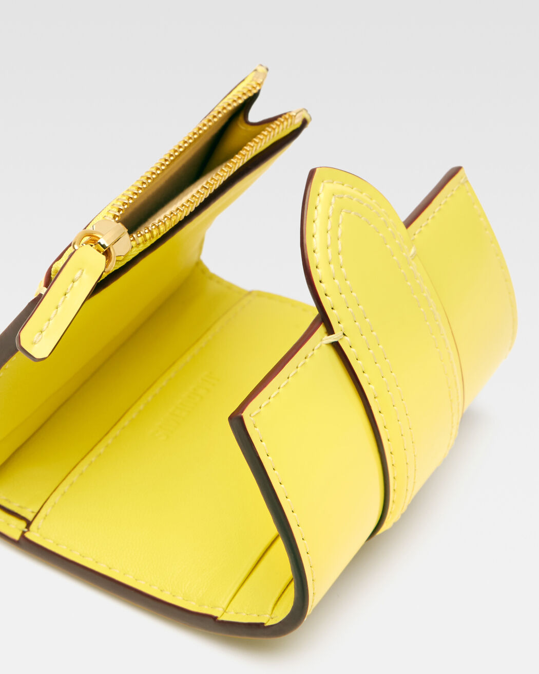 حافظة بطاقات Le Compact Bambino jacquemus حافظة بطاقات le compact bambino