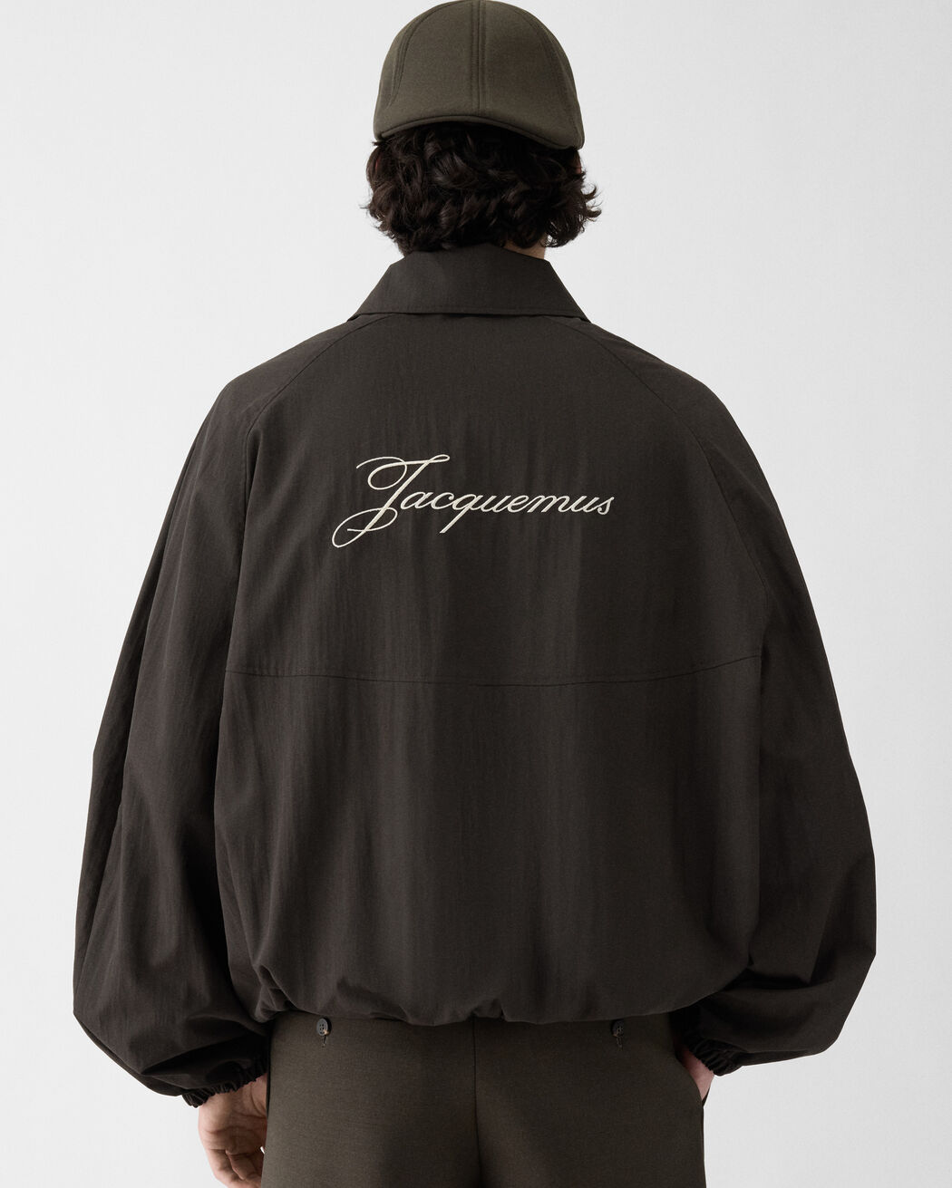 جاكيت ويندبريكر jacquemus جاكيت ويندبريكر