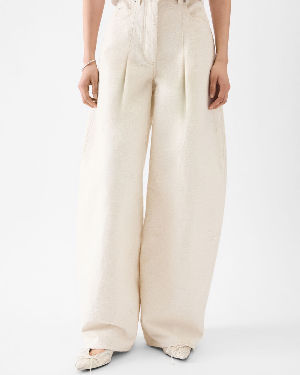 The Ovalo de-Nîmes denim pants jacquemus the ovalo de n mes denim pants