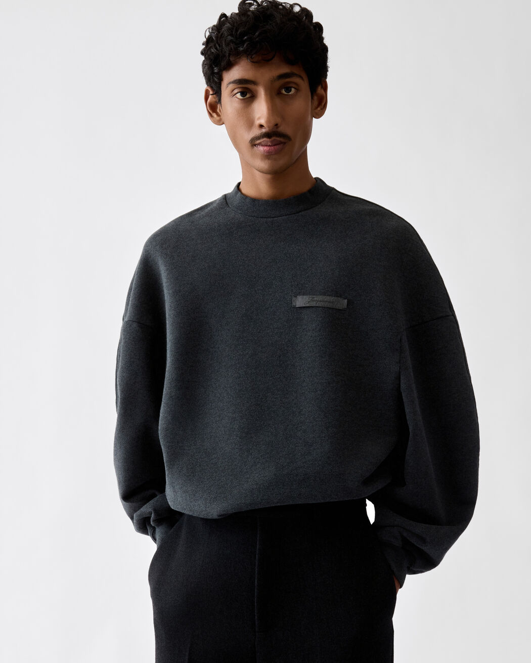 The Ruban sweatshirt jacquemus the ruban sweatshirt