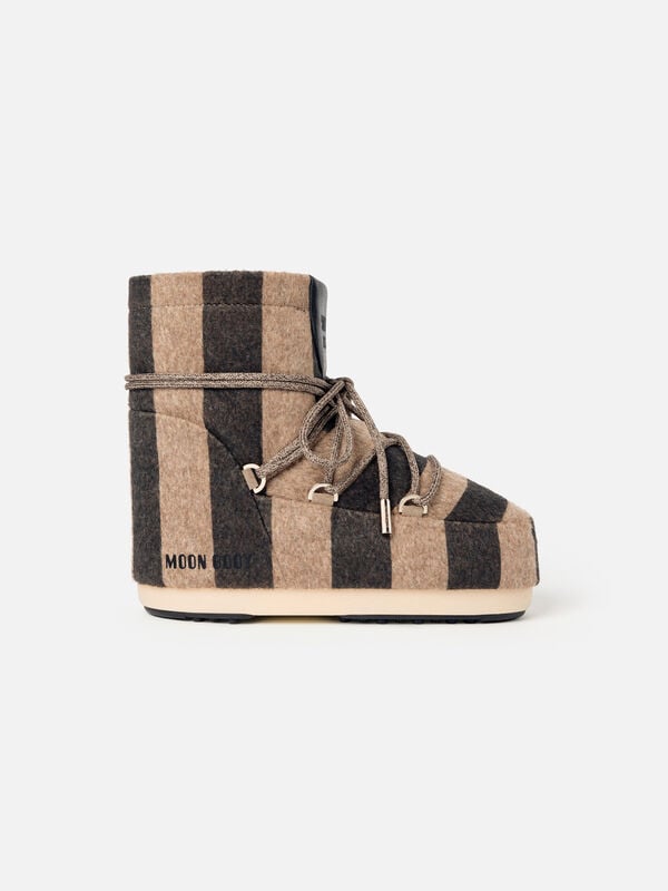 The Jacquemus Yeti Mid Moon Boot the jacquemus striped moon boot
