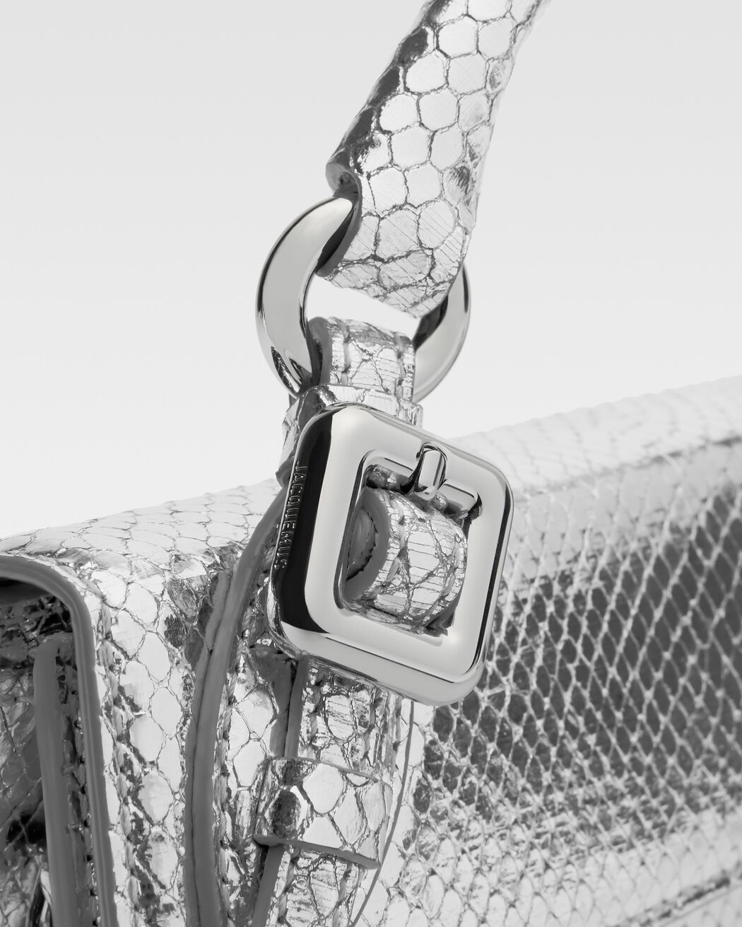 حقيبة The long Chiquito jacquemus حقيبة the long chiquito