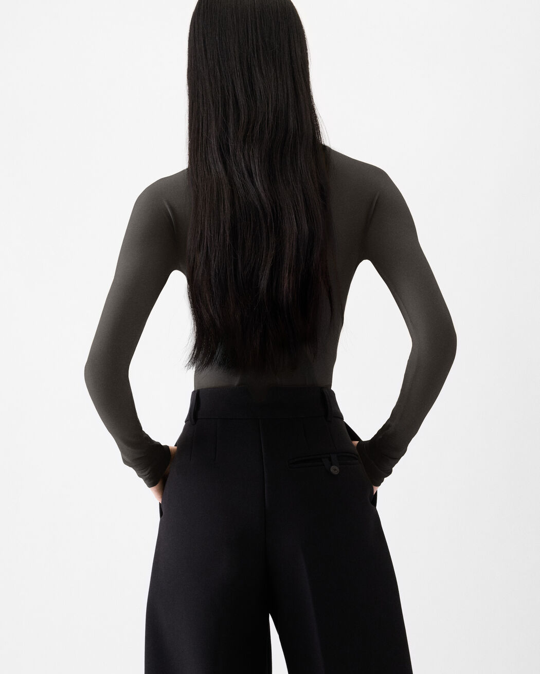 The Strato long-sleeve t-shirt jacquemus the strato long sleeve t shirt