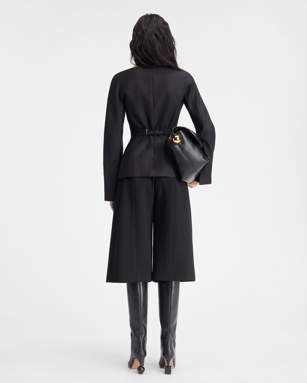 جاكيت La Veste Spalla jacquemus جاكيت la veste spalla