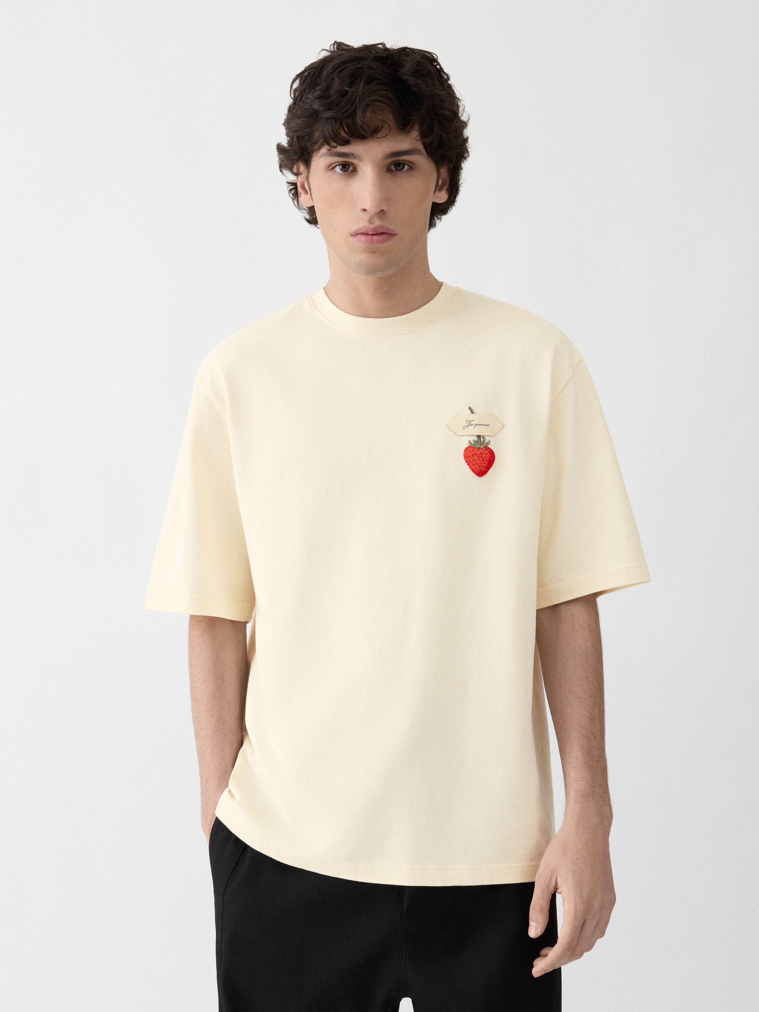 The strawberry t-shirt, Strawberry Patch Off-White | JACQUEMUS UAE