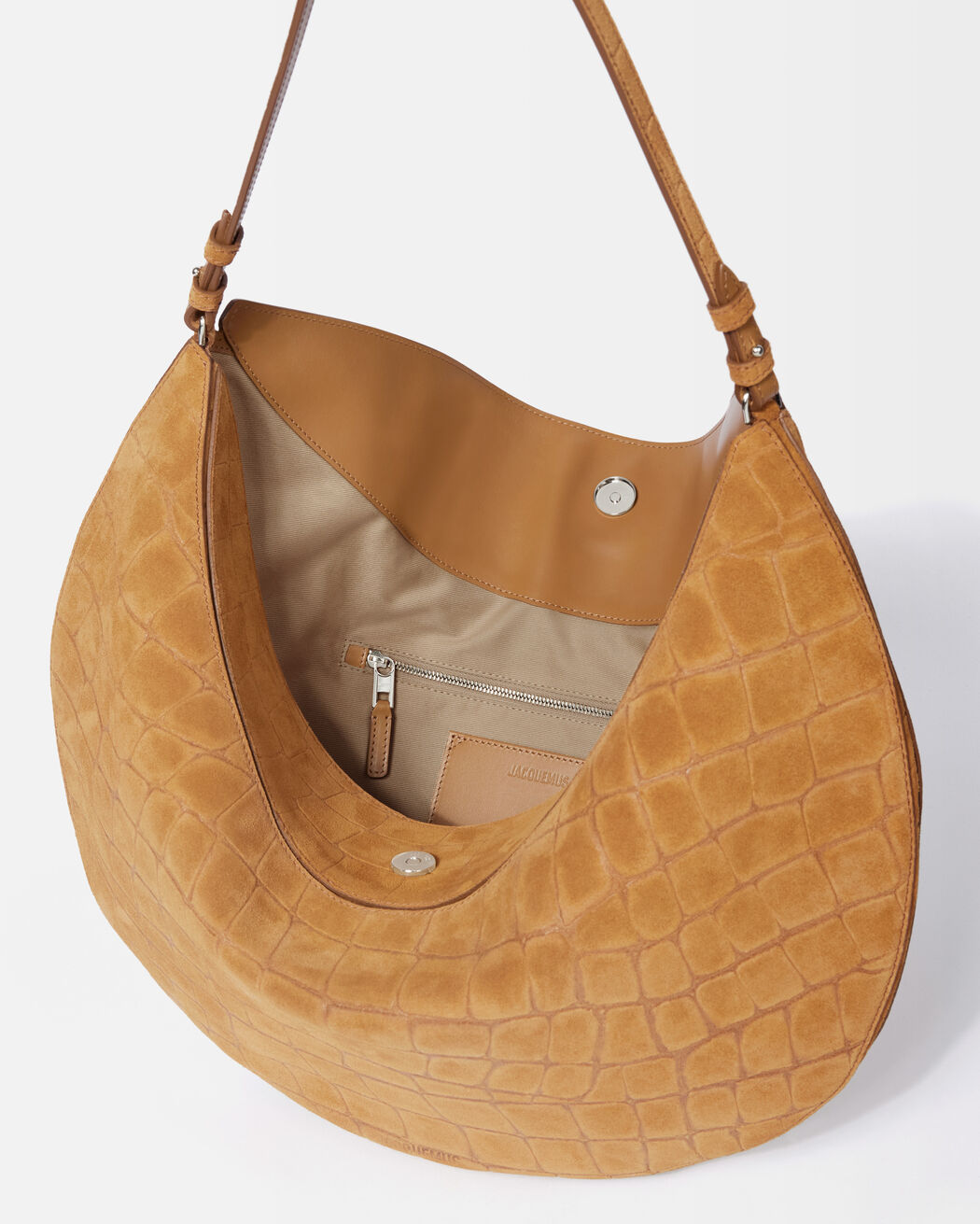 The Ovalo bag jacquemus the ovalo bag