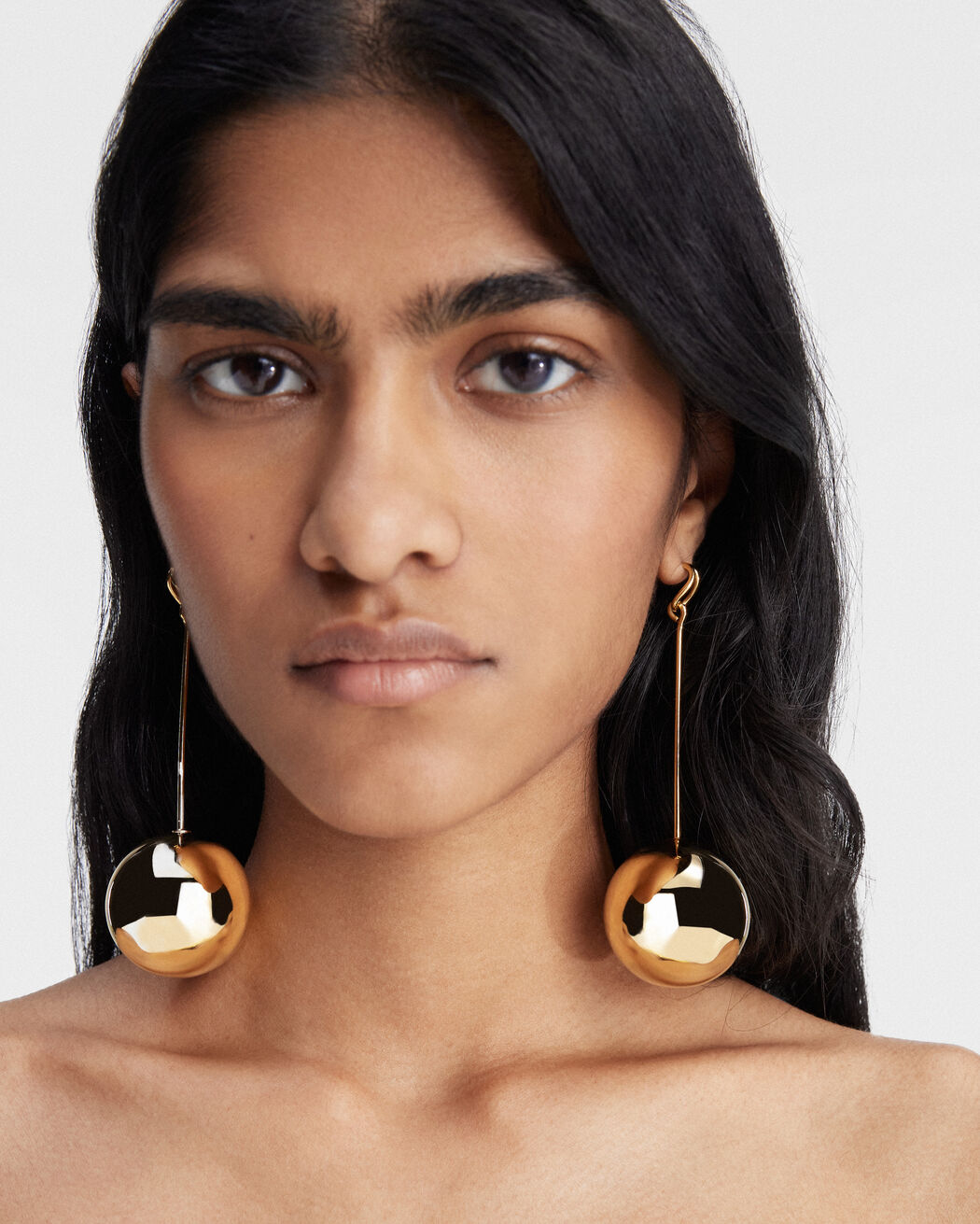 أقراط Les Grandes Boucles Nodo jacquemus أقراط les grandes boucles nodo