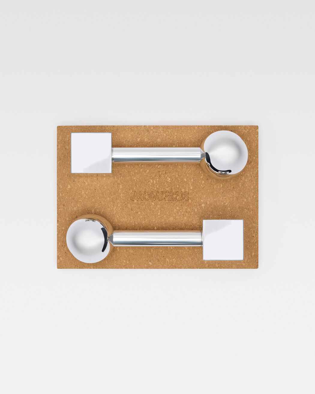 The dumbbells jacquemus the dumbbells