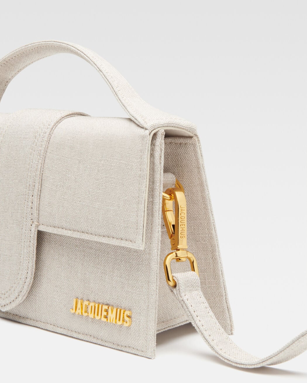 The large Bambino حقيبة jacquemus the large bambino حقيبة