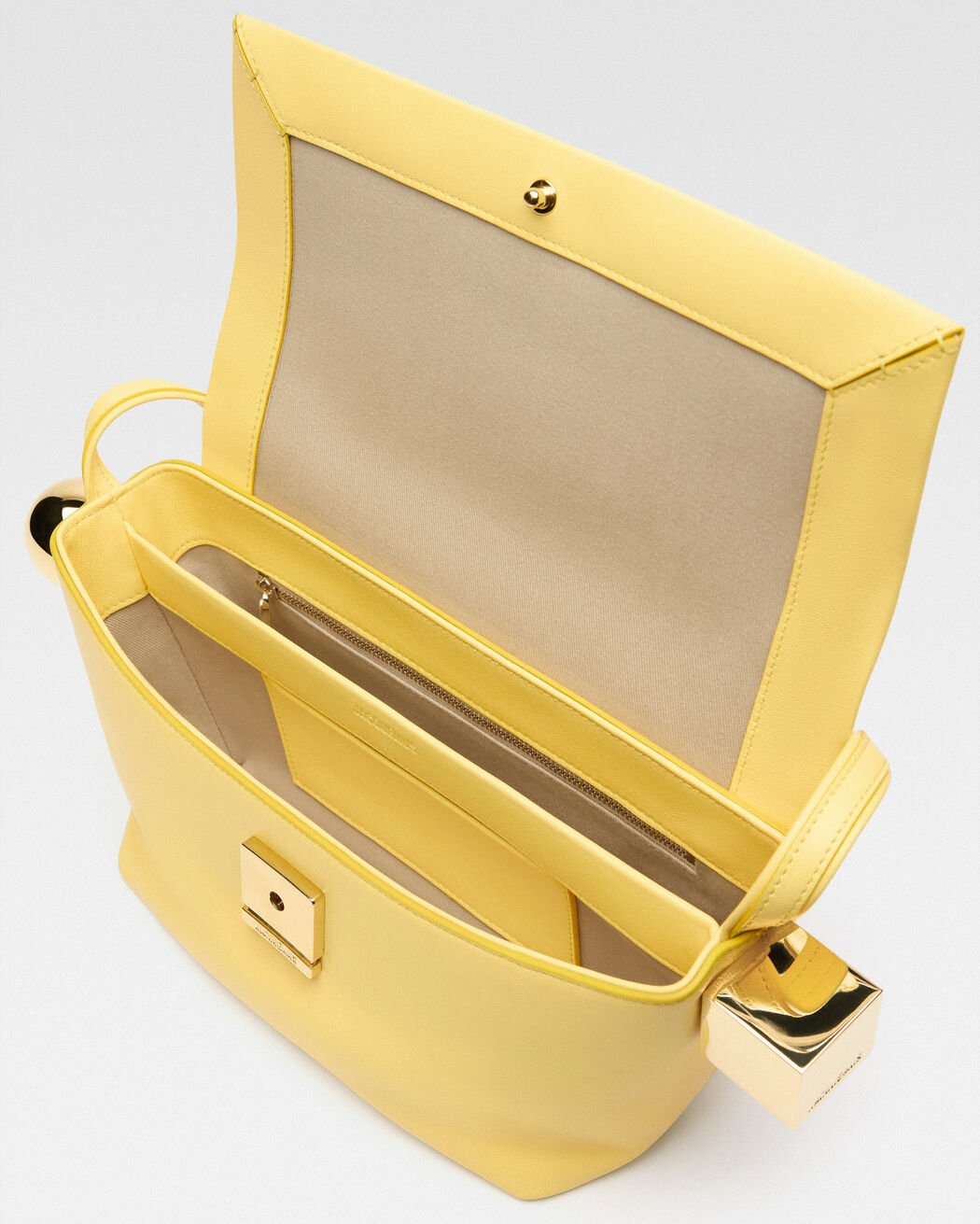 The Rond Carré jacquemus the rond carr