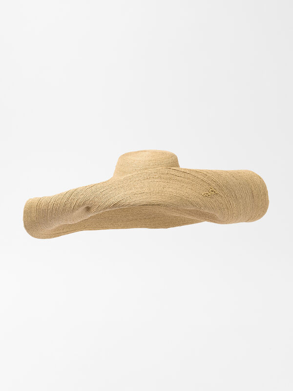 The Cabana hat jacquemus the cabana hat