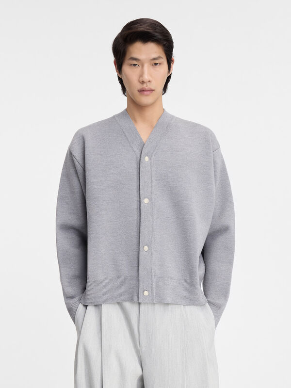 The buttoned cardigan jacquemus the buttoned cardigan