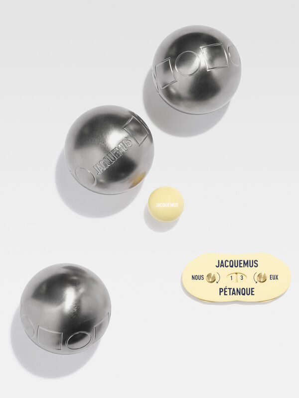 The pétanque set jacquemus the p tanque set
