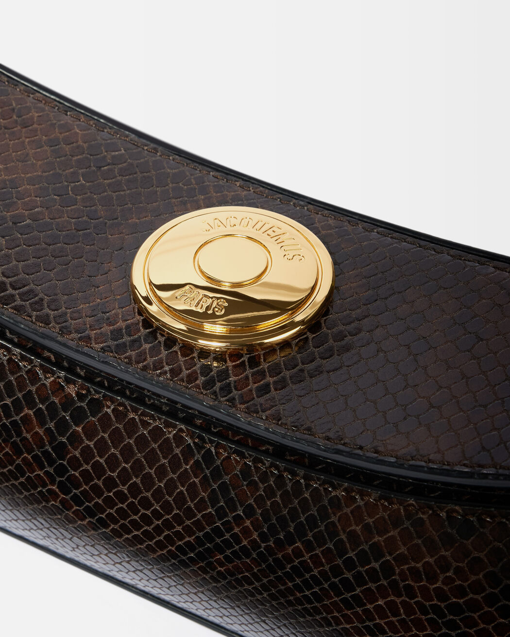 The Ovalo clutch jacquemus the ovalo clutch