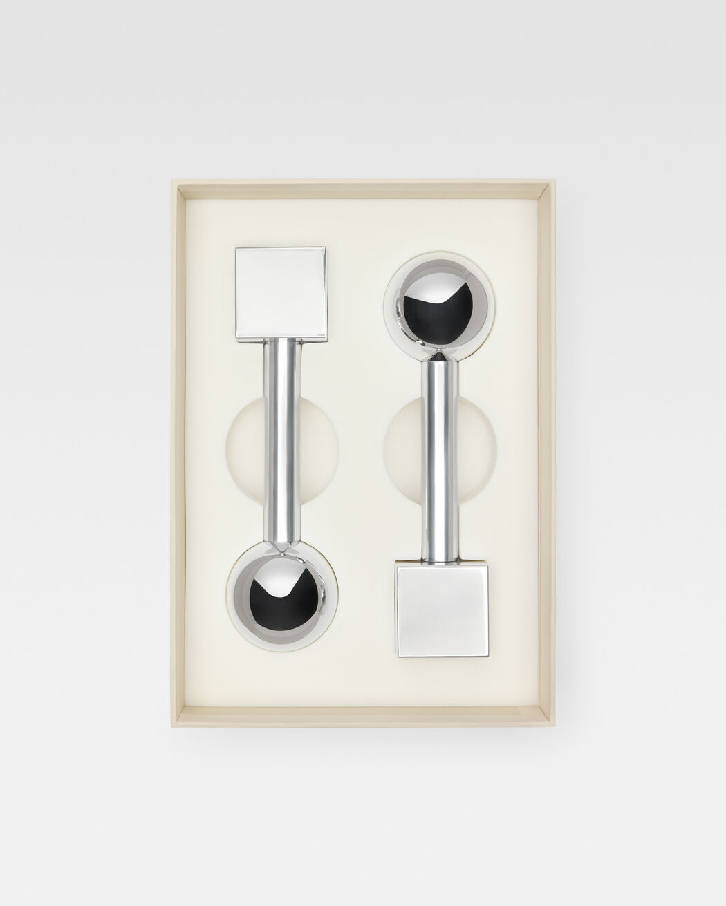 The dumbbells jacquemus the dumbbells