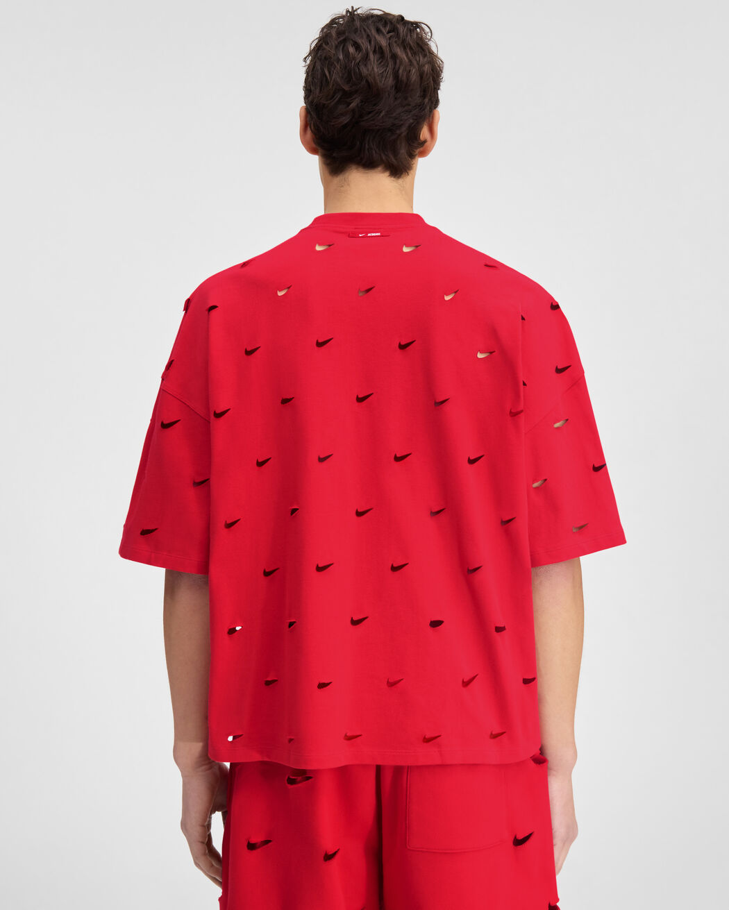 The Swoosh JACQUEMUS+NIKE t-shirt the swoosh jacquemus nike t shirt