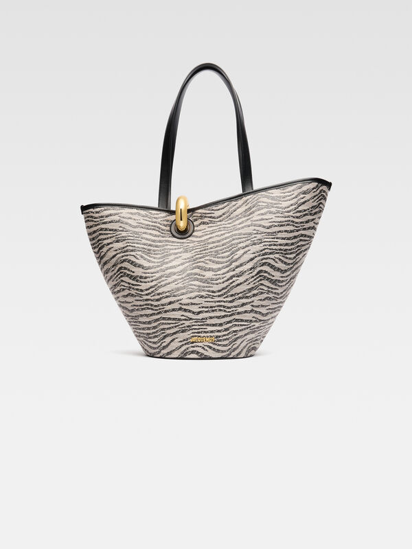 The small Bambola حقيبة jacquemus حقيبة le bambola