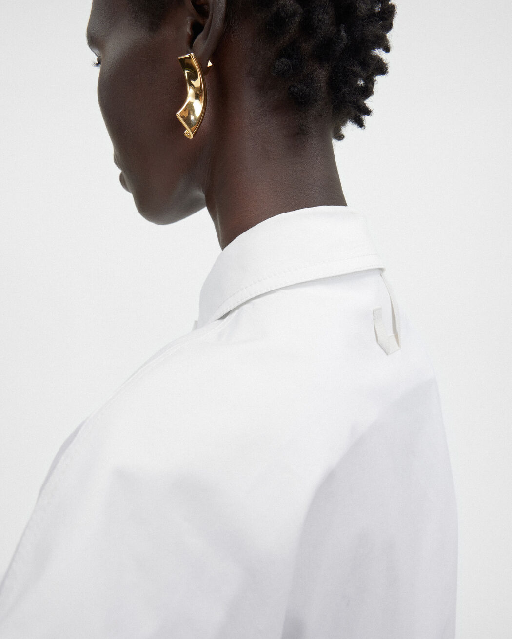 The Bari cropped shirt jacquemus the bari cropped shirt