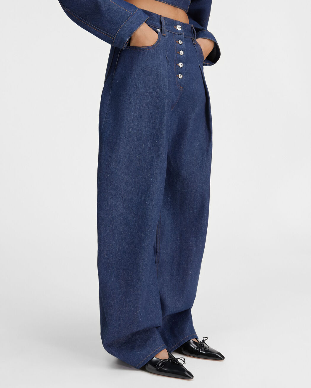 The Ovalo de-Nîmes denim pants jacquemus the ovalo de n mes denim pants