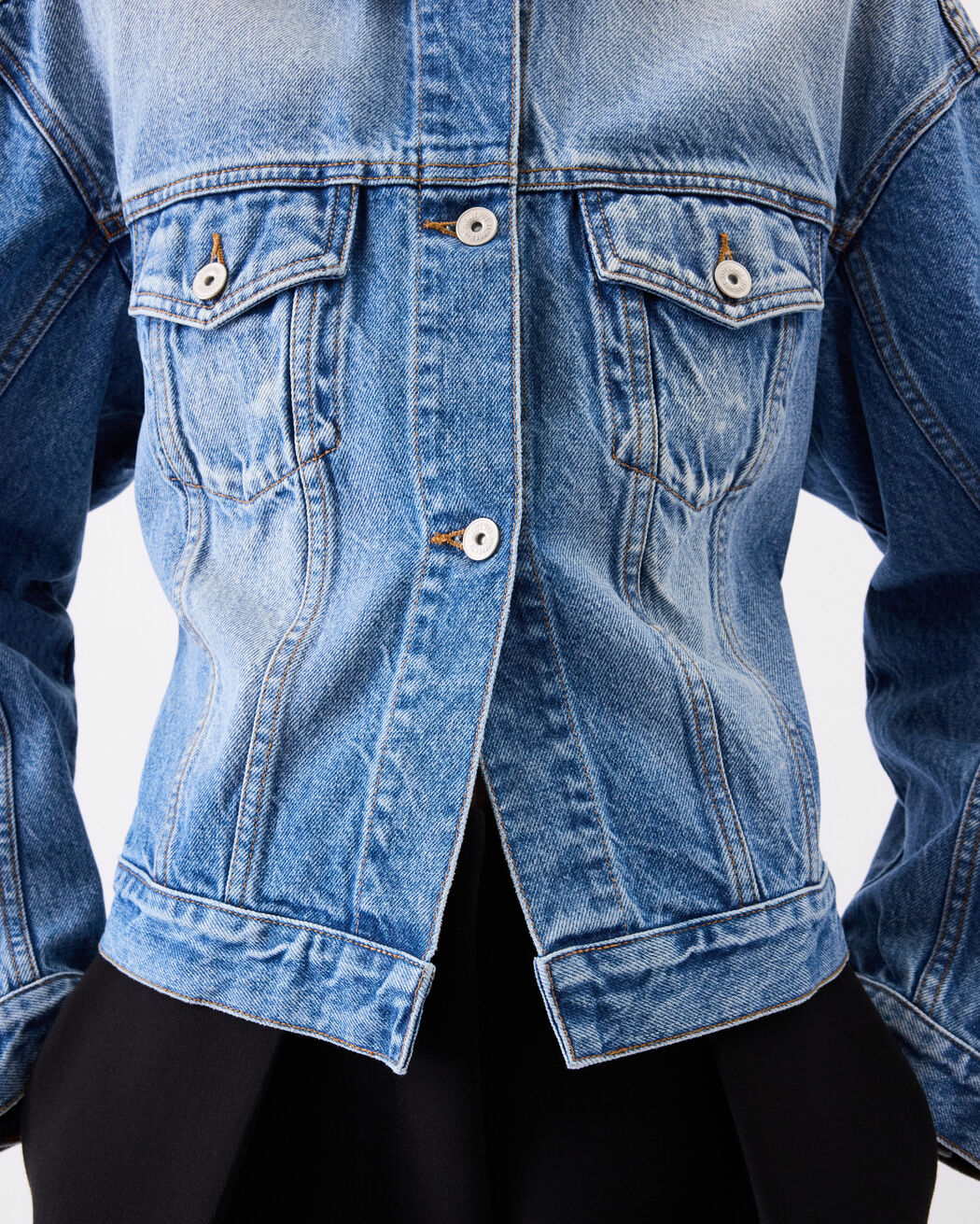 The denim de-Nîmes jacket jacquemus the denim de n mes jacket