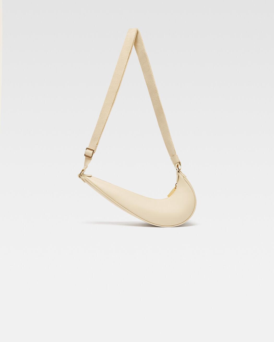 The Swoosh JACQUEMUS+NIKE bag the swoosh jacquemus nike bag