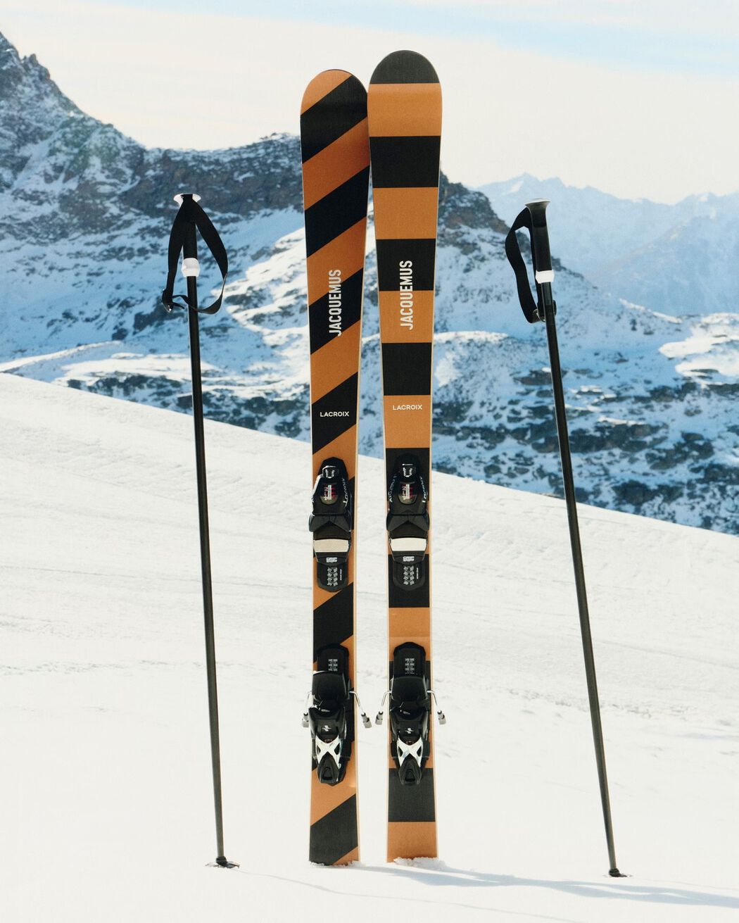The skis Jacquemus + Lacroix the skis jacquemus lacroix