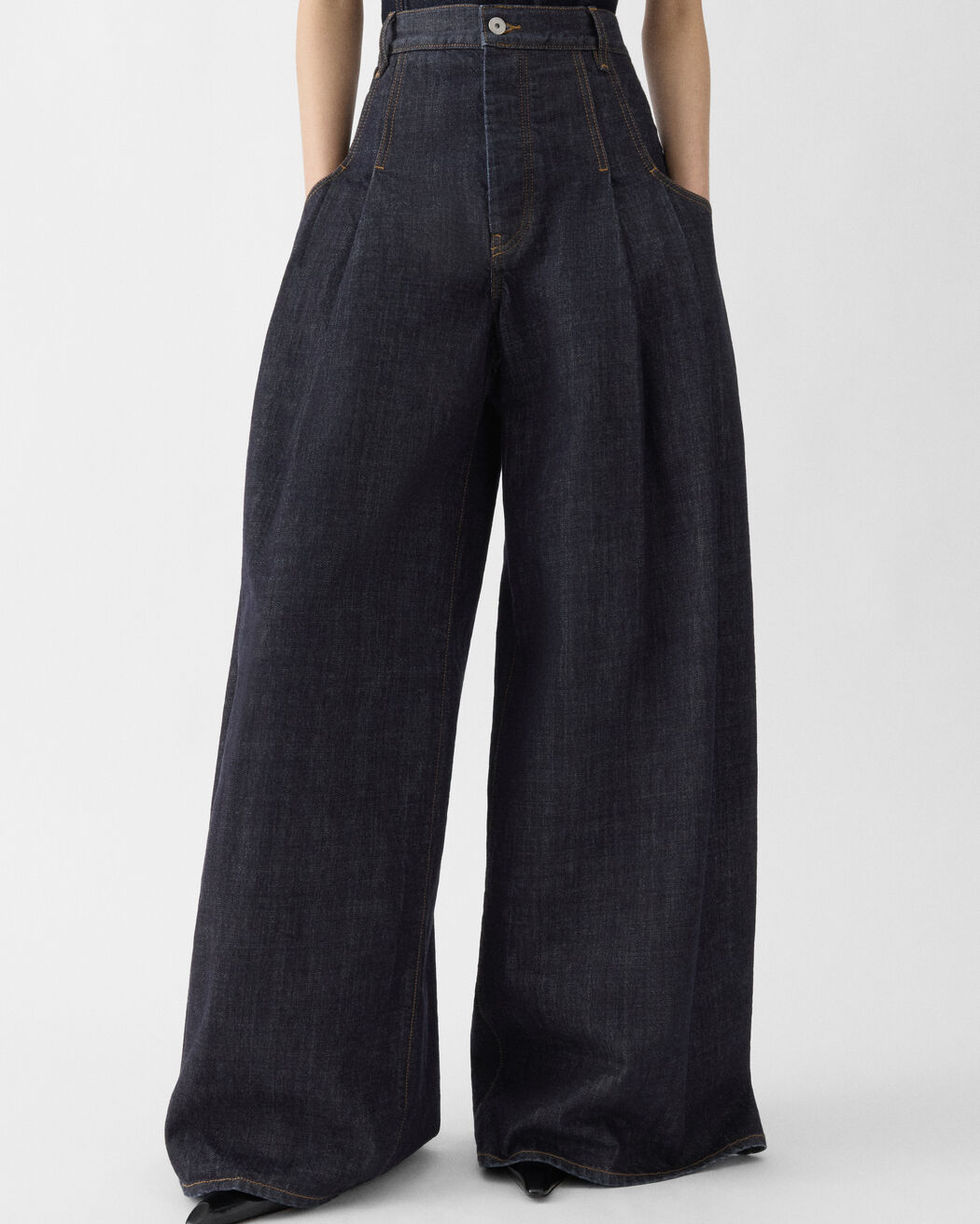 The Souro de-Nîmes denim pants jacquemus the souro de n mes denim pants