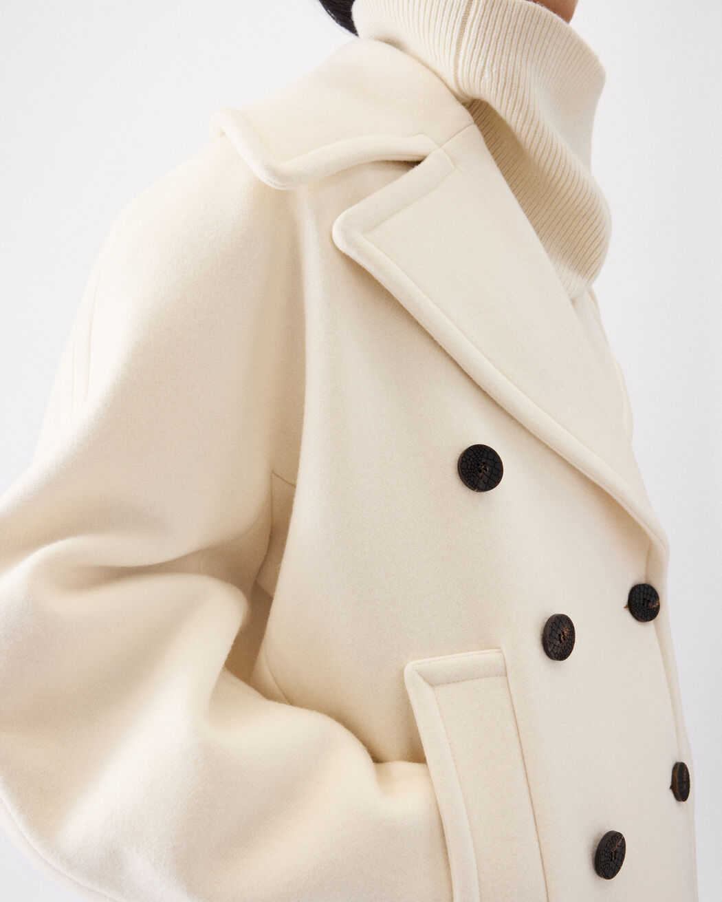 The Ovalo peacoat jacquemus the ovalo peacoat